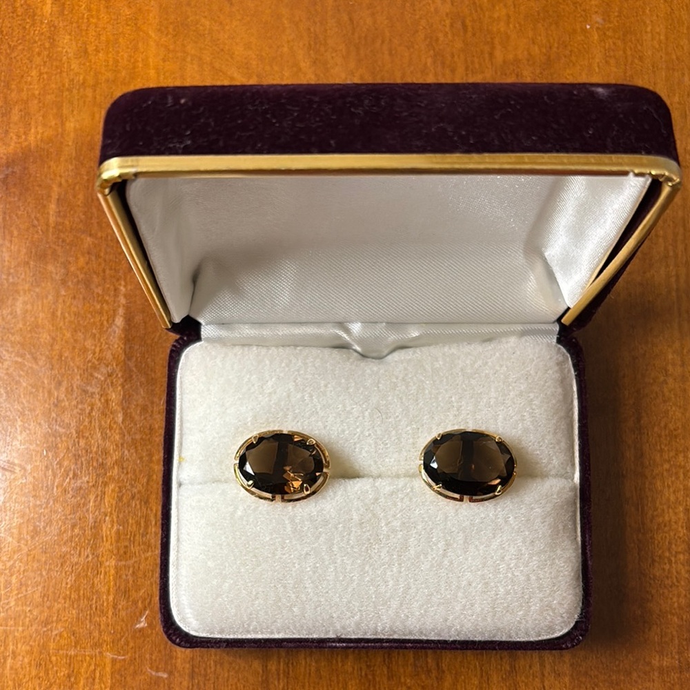 Elegant Gold and Black Cufflinks